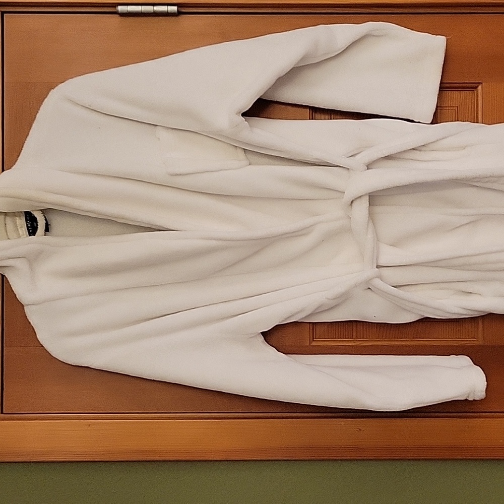 Bathrobe - Picture 2 of 2